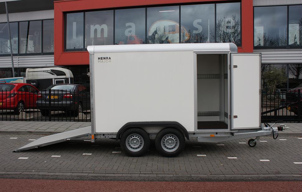 Henra gesloten bakwagen met zijdeur